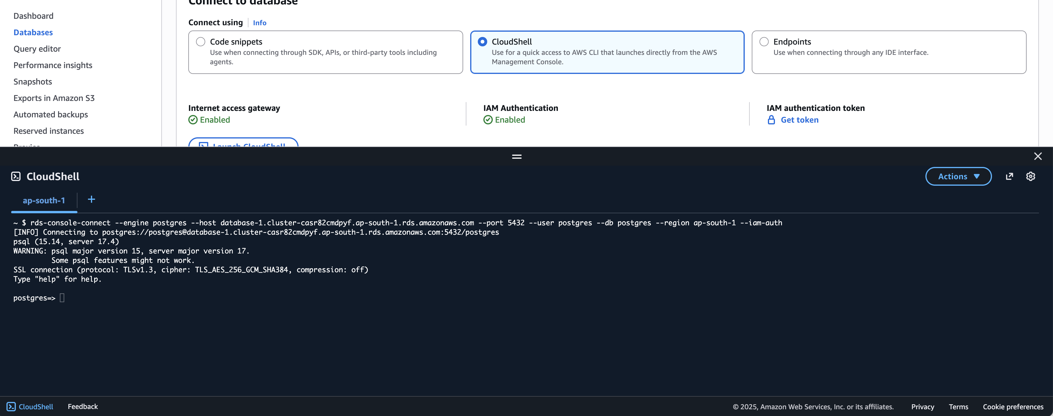 Die psql-Anmeldeaufforderung zeigt eine erfolgreiche Verbindung an CloudShell .