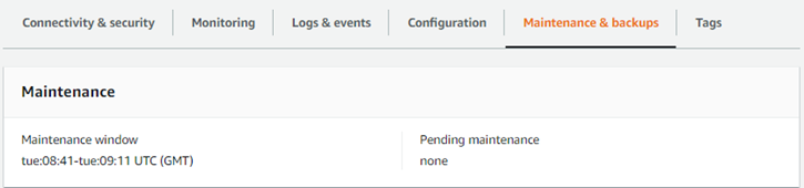 Periodo de mantenimiento de un clúster de bases de datos de Aurora Serverless v1 de ejemplo, sin mantenimiento pendiente