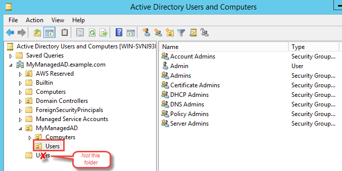 En el cuadro de diálogo de Usuarios y equipos del Active Directory, la carpeta Usuarios está resaltada.