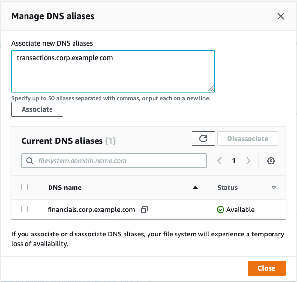 FSx console Fenêtre de gestion des alias DNS, utilisez cette fenêtre pour associer et dissocier les alias DNS à un système de fichiers FSx pour Windows File Server.