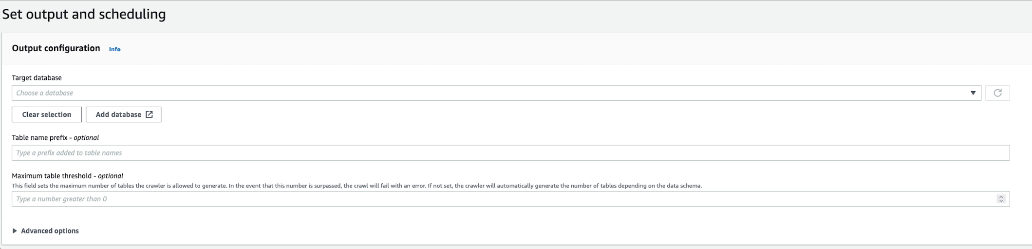 La sezione Output and scheduling (Output e pianificazione) della console AWS che mostra il parametro Maximum table threshold (Soglia massima della tabella).